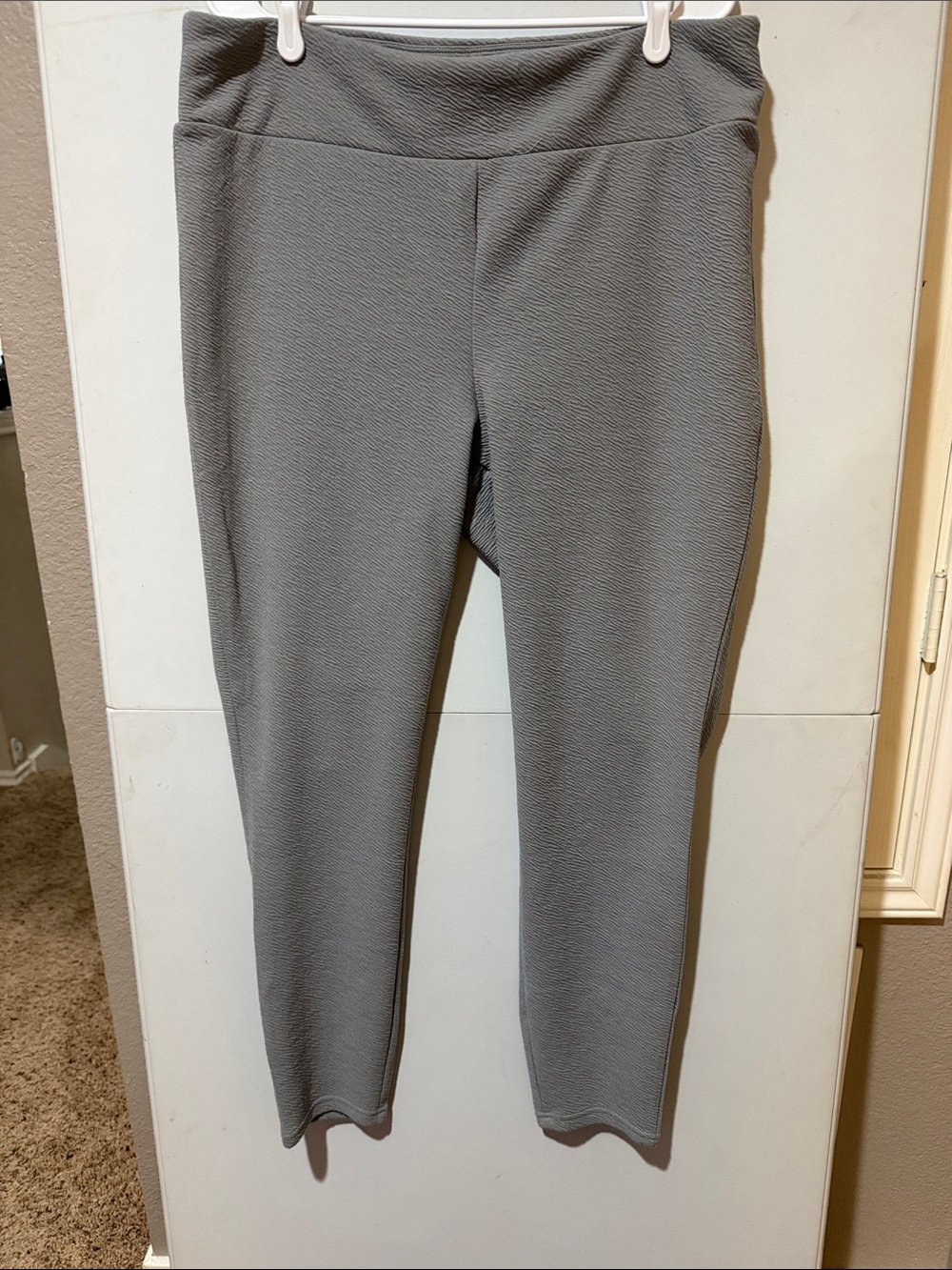 LuLaRoe Luxe Jacquard Gray Textured Leggings